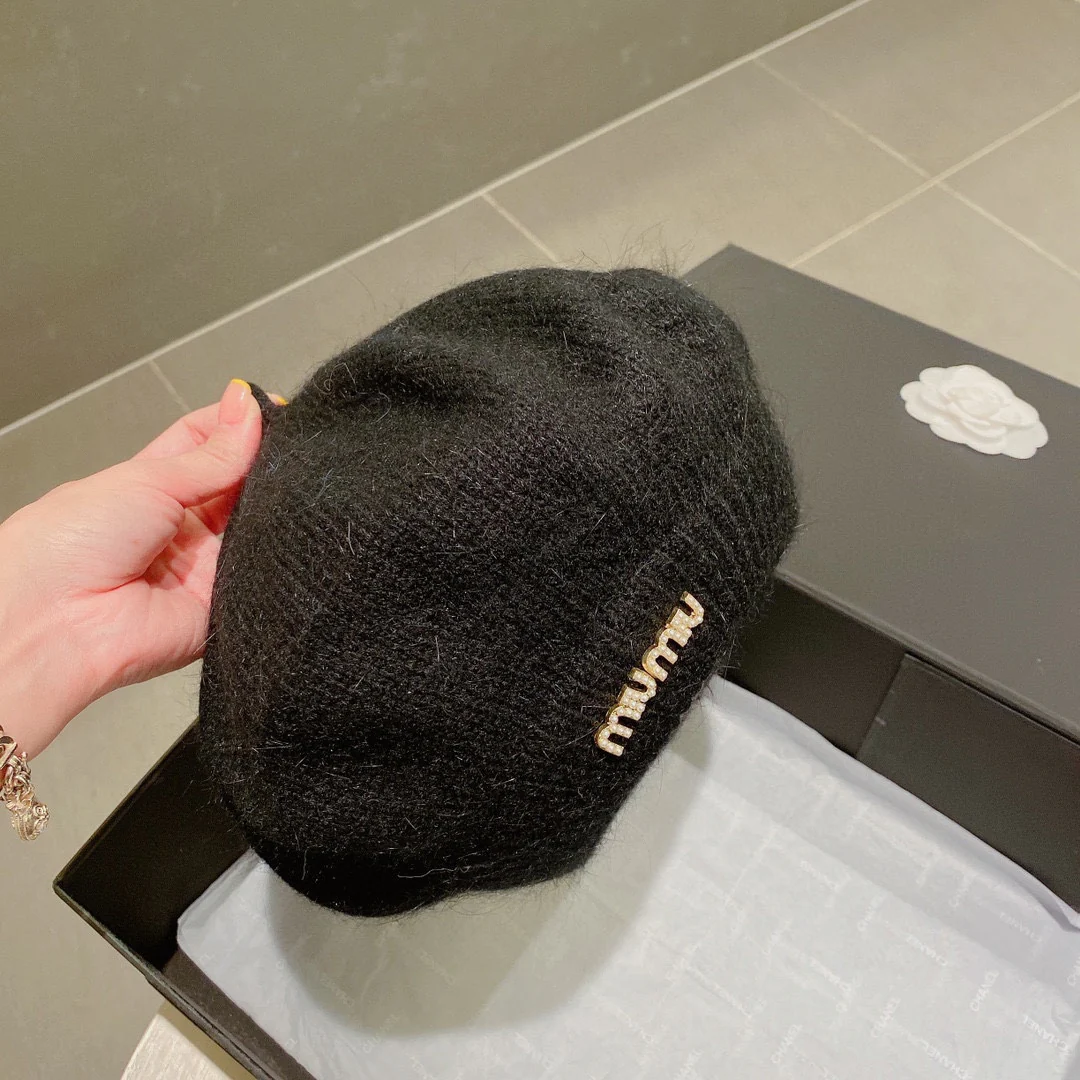 Miu Miu - Вязаный берет из кроличьего меха - Черный