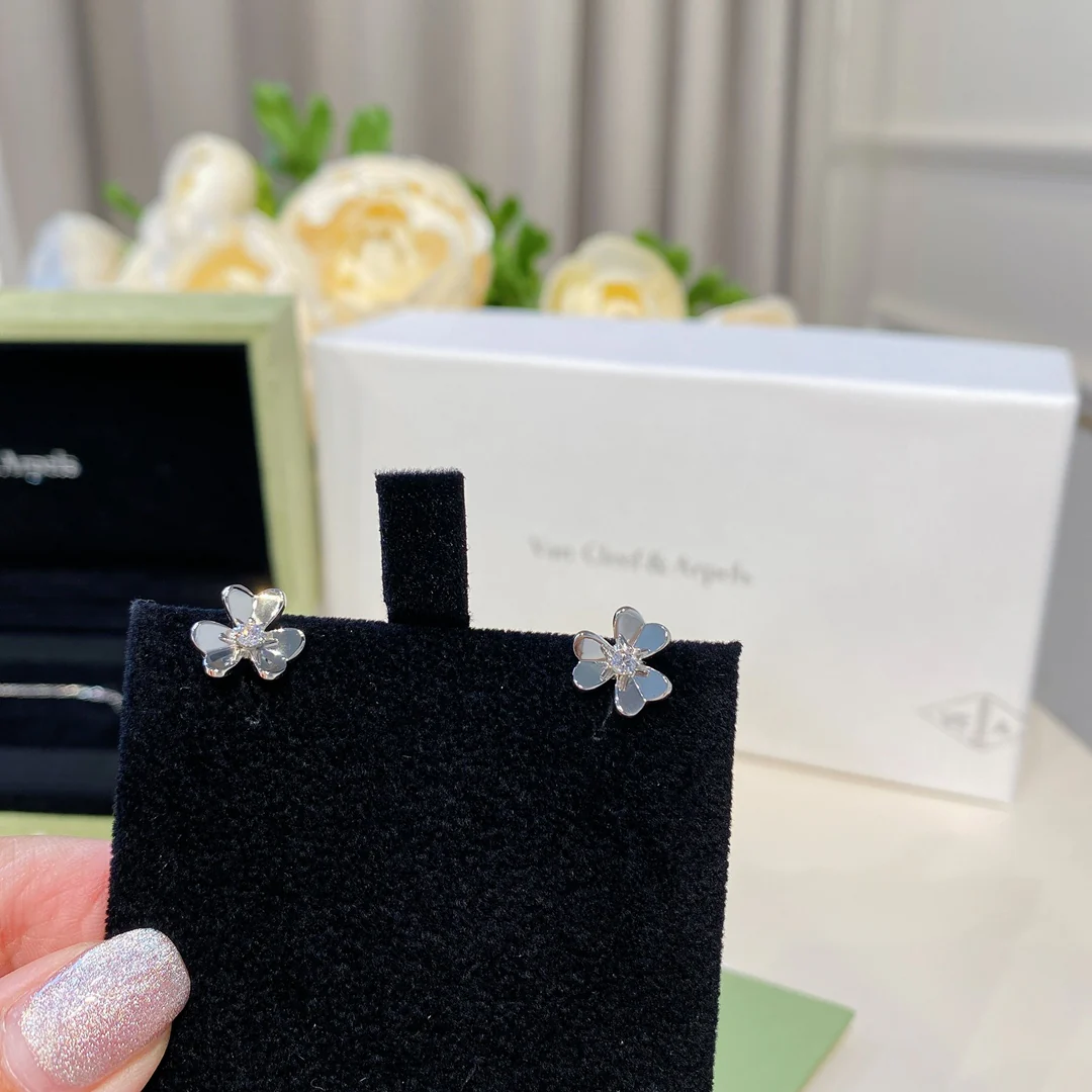 Серьги VCA, колье, браслет