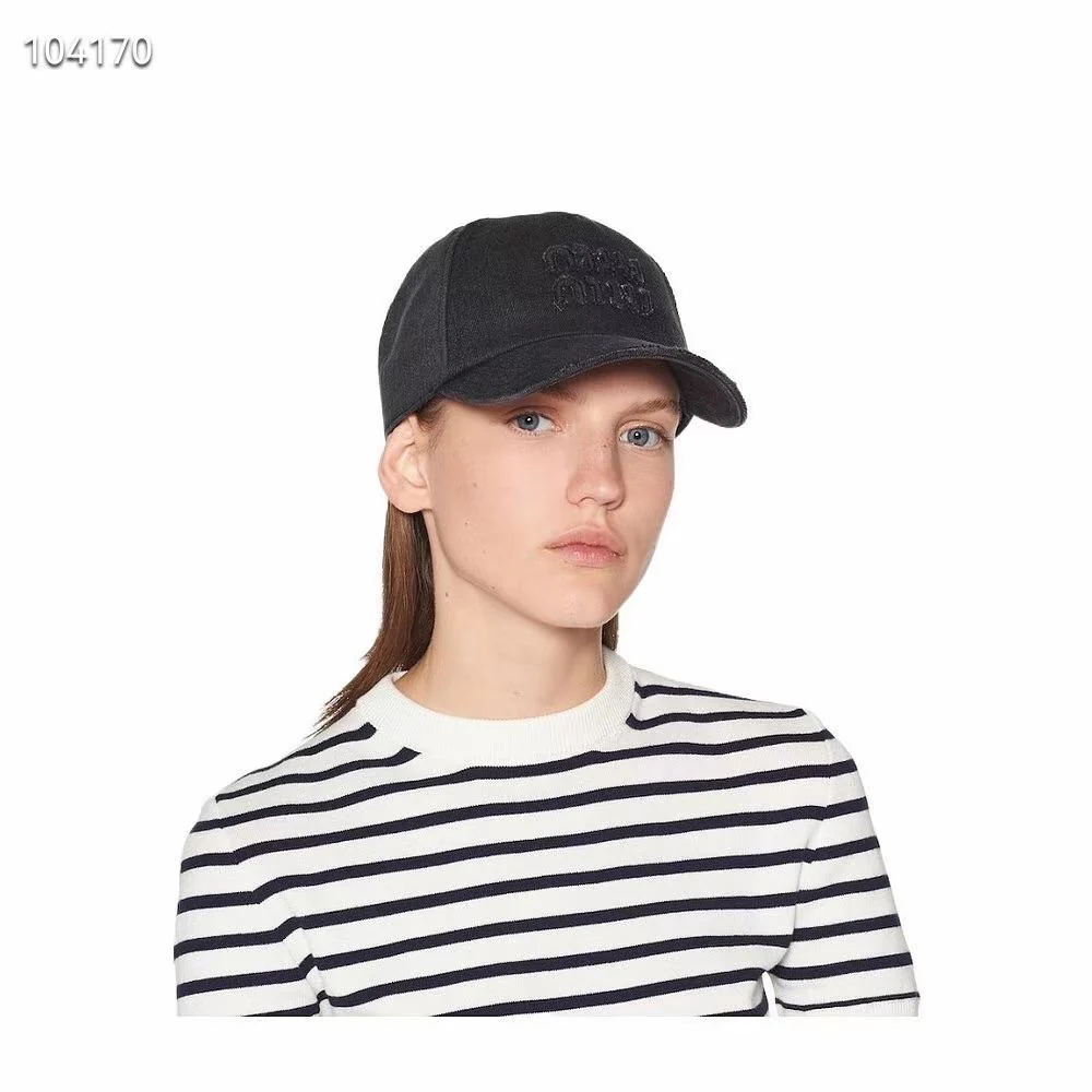 Бейсболка Miu Miu - с эффектом потертости