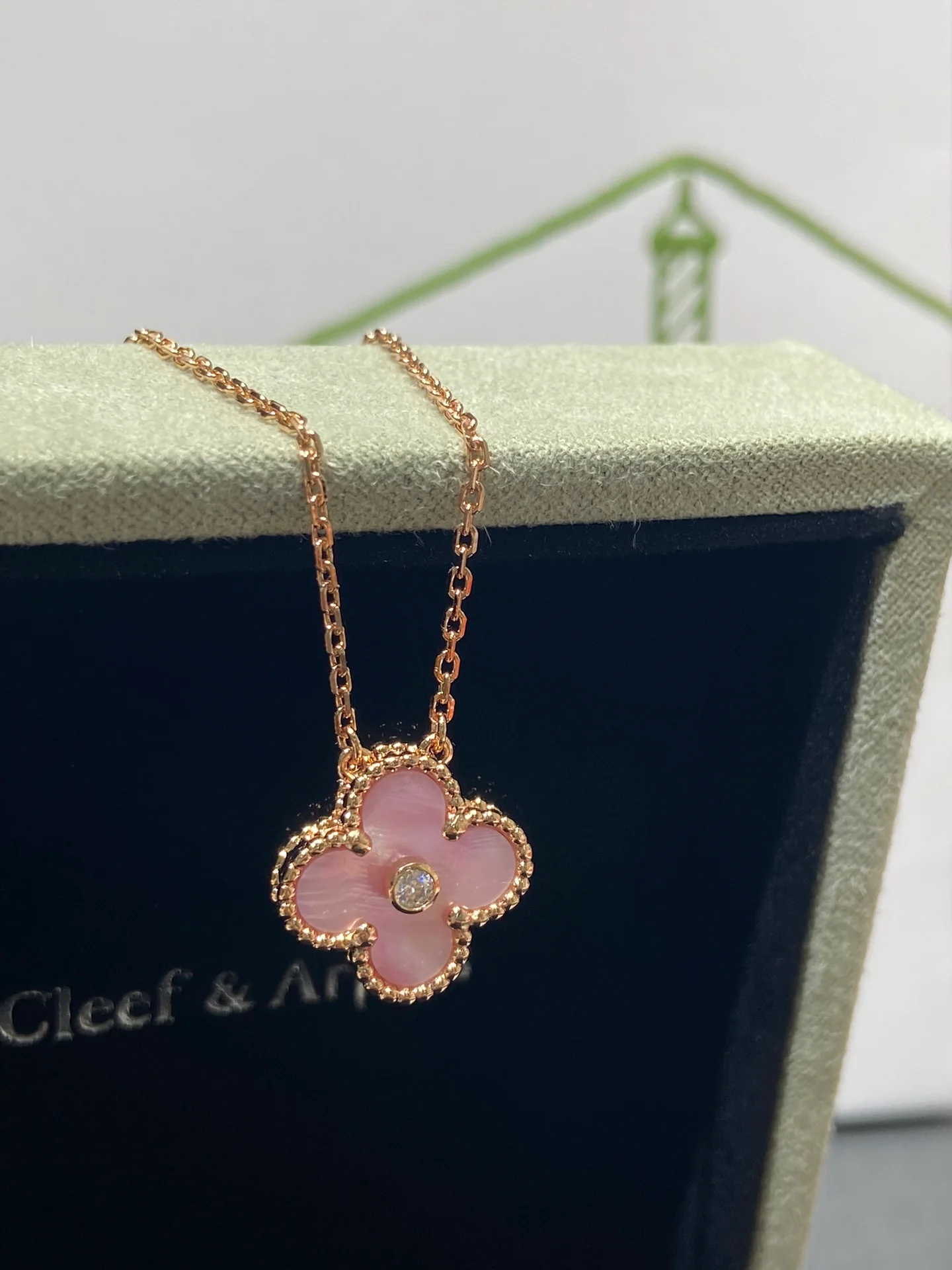 Van Vuitton - Колье 042