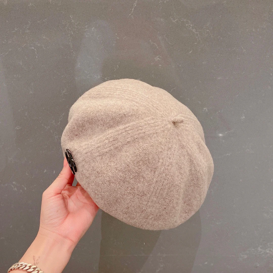 Шерстяной берет Chanel — абрикосовый