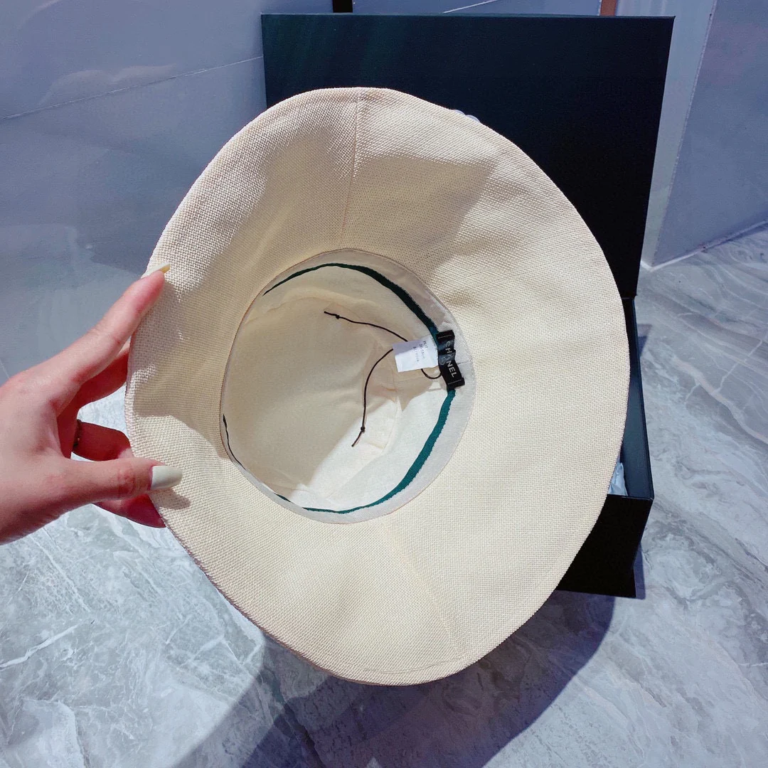 Шляпа Chanel с большим бантом от солнца