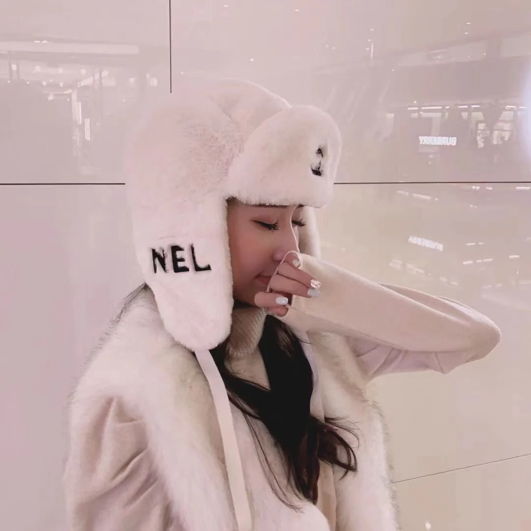 Наушники Chanel из кроличьего меха