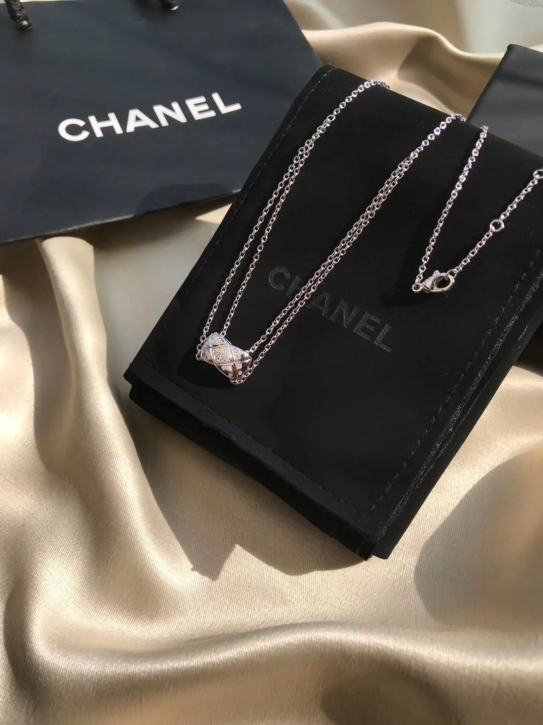 Колье Chanel 570