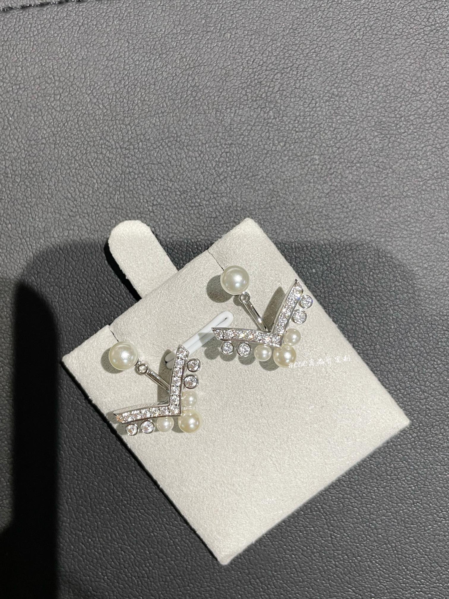 Серьги Chaumet 008