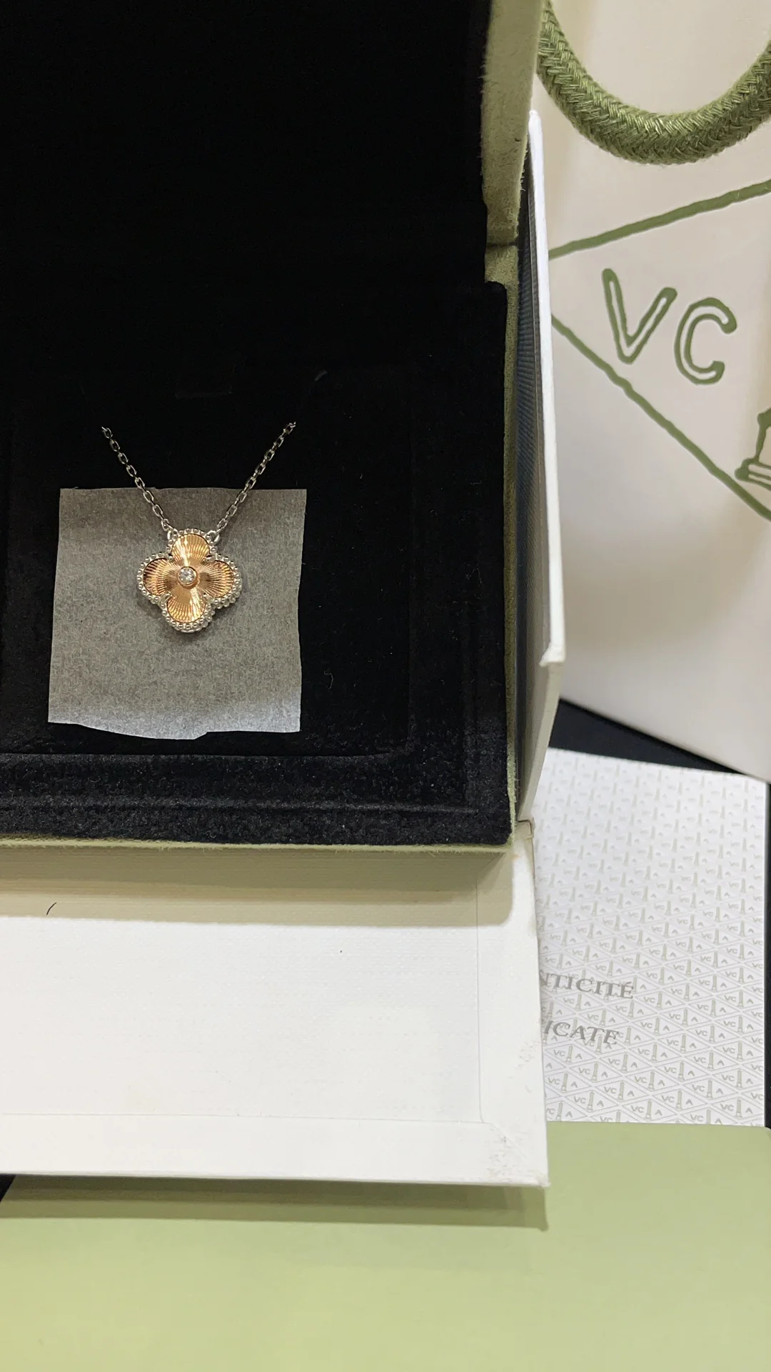 Van Vuitton - Колье 130