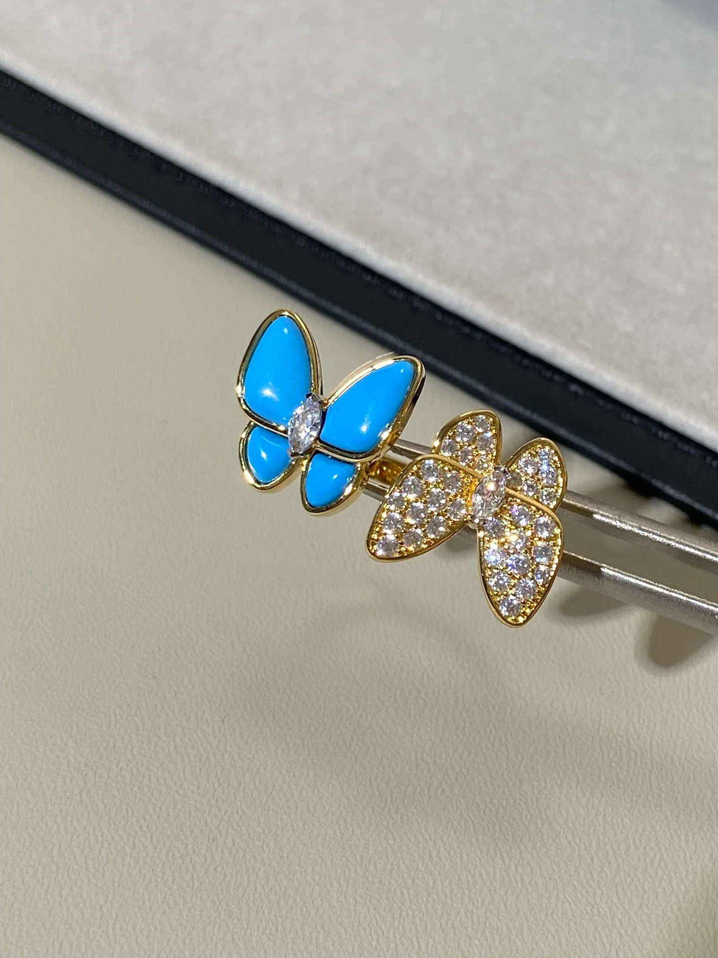 Ван Век - Кольцо 081