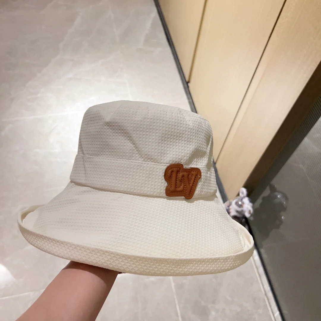 Новая кожаная рыбацкая шляпа с широкими полями и логотипом LV 2023 года — белая.