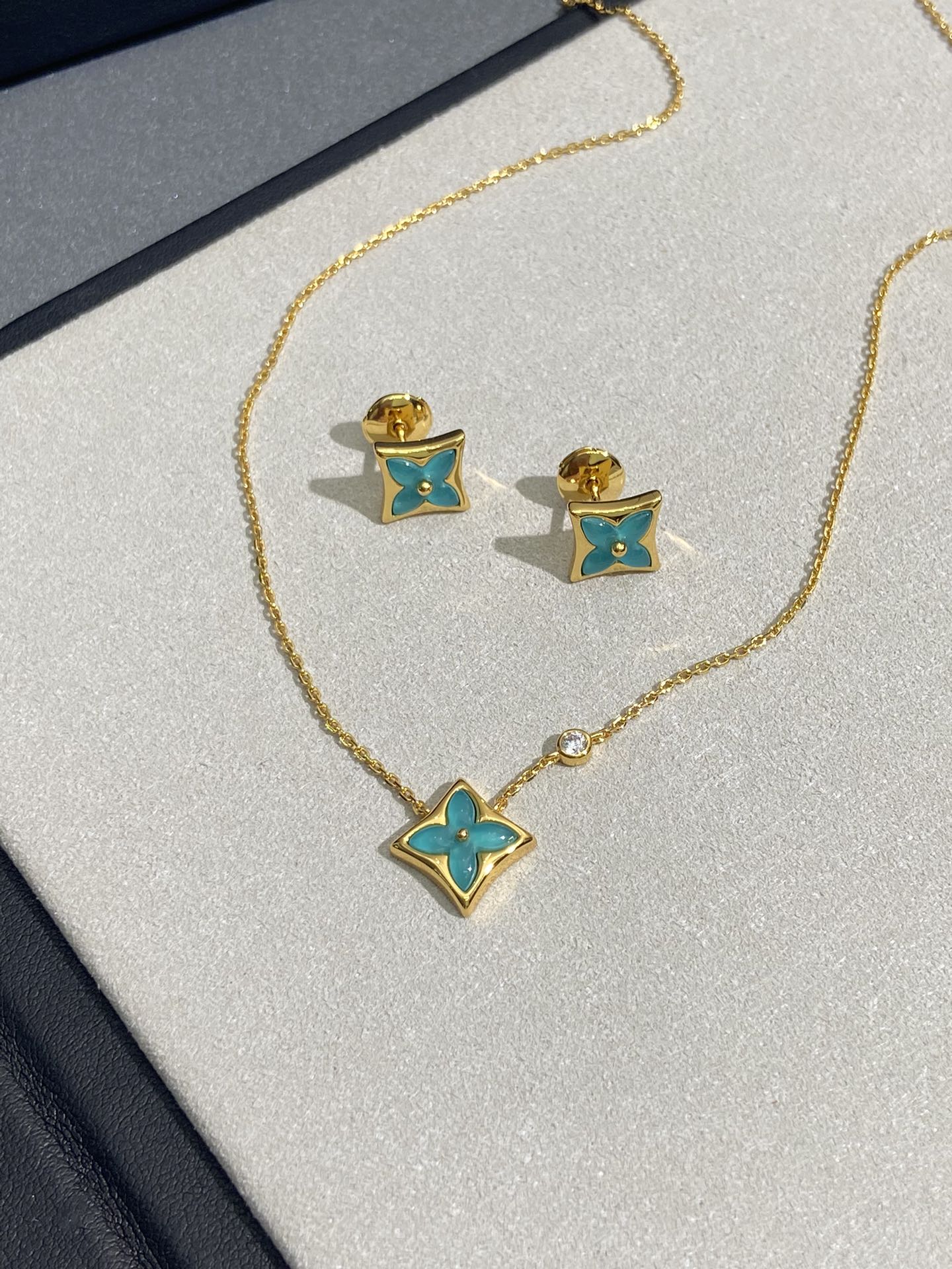 LV-Ожерелье 077