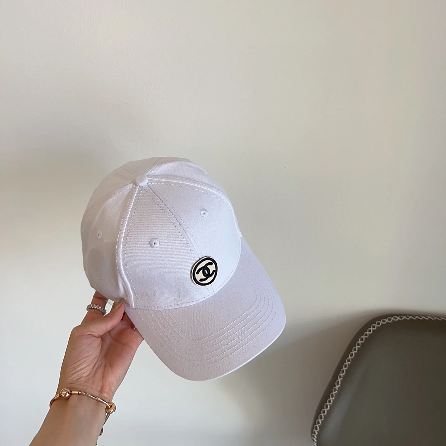 Chanel - Минималистичная бейсболка - Белая