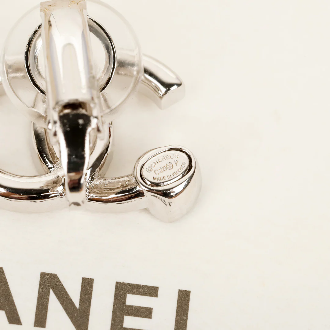 Серьги-клипсы - Chanel - серьги в форме сердца с двойным С-образным стразом, 25 пенсов - розовые - синие