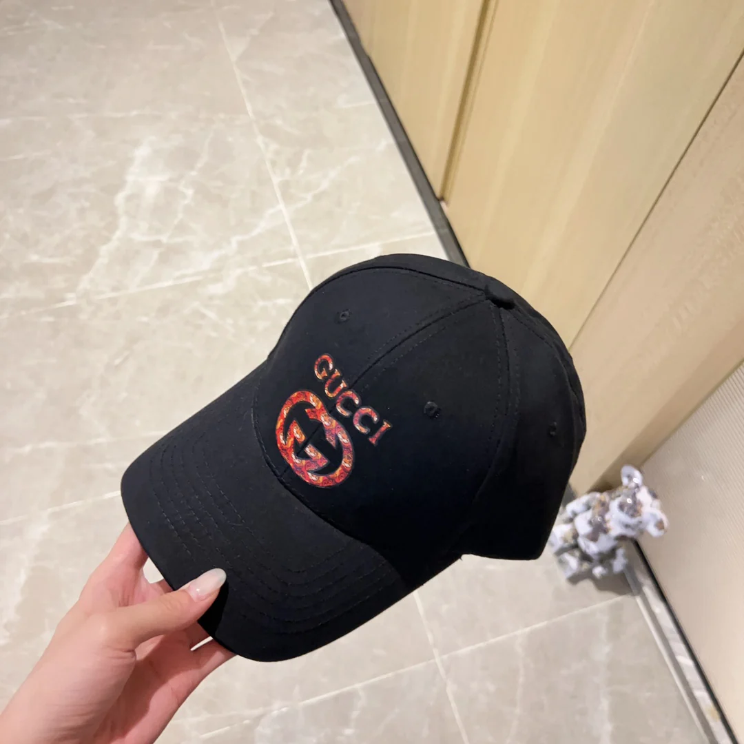 Бейсболка Gucci Весна/Лето 2023