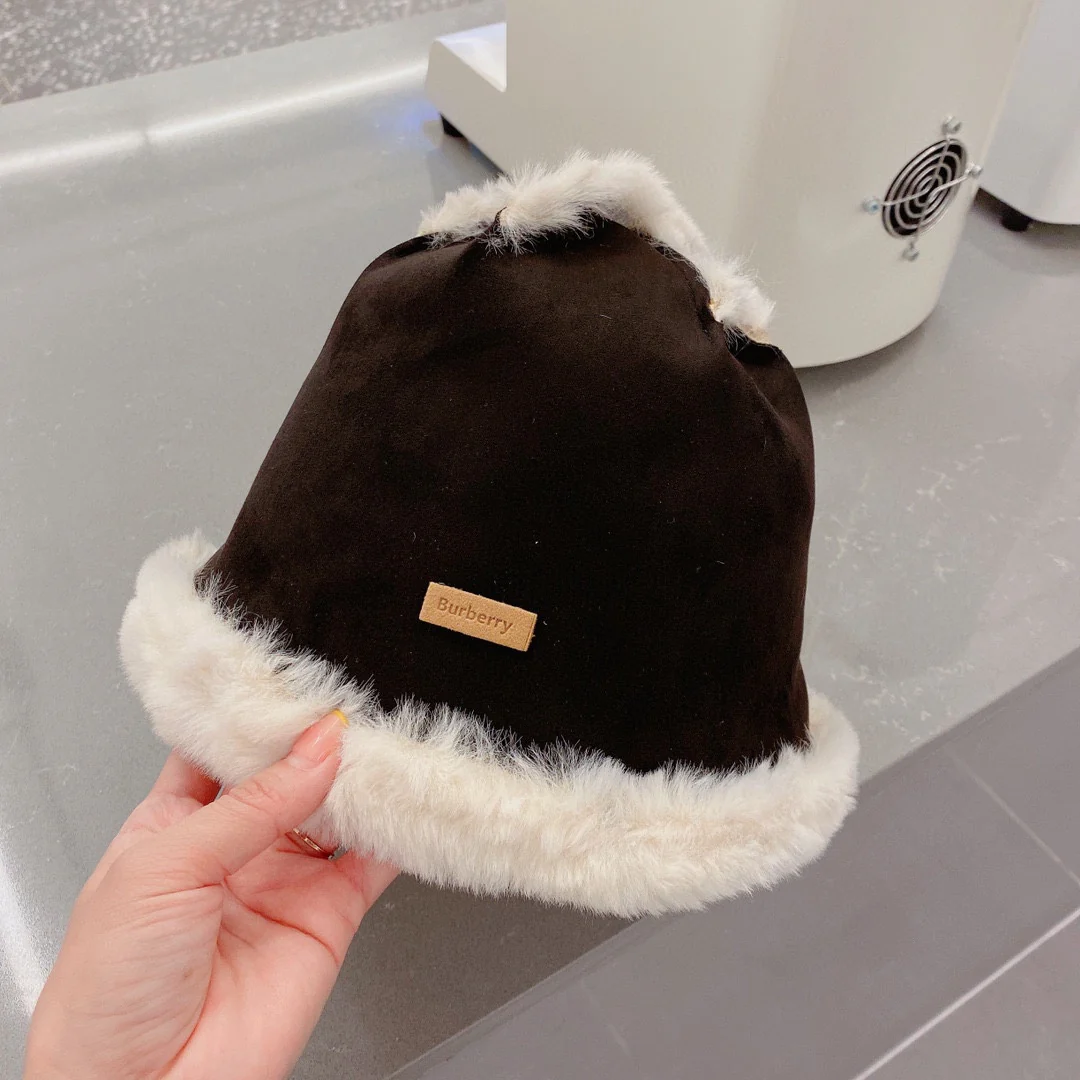 Burberry - Рыбацкая шапка из кроличьего меха