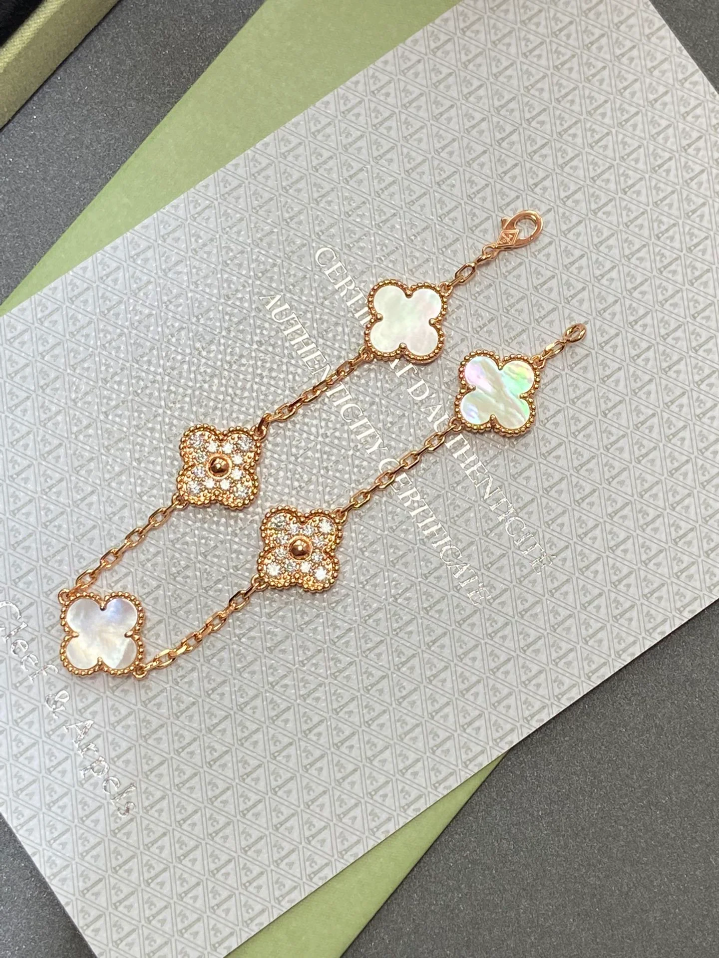 Браслет Lu L Family - 005