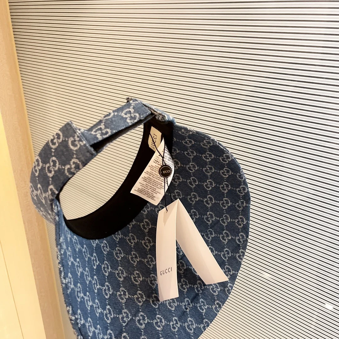 Кепка-козырек с монограммой Gucci