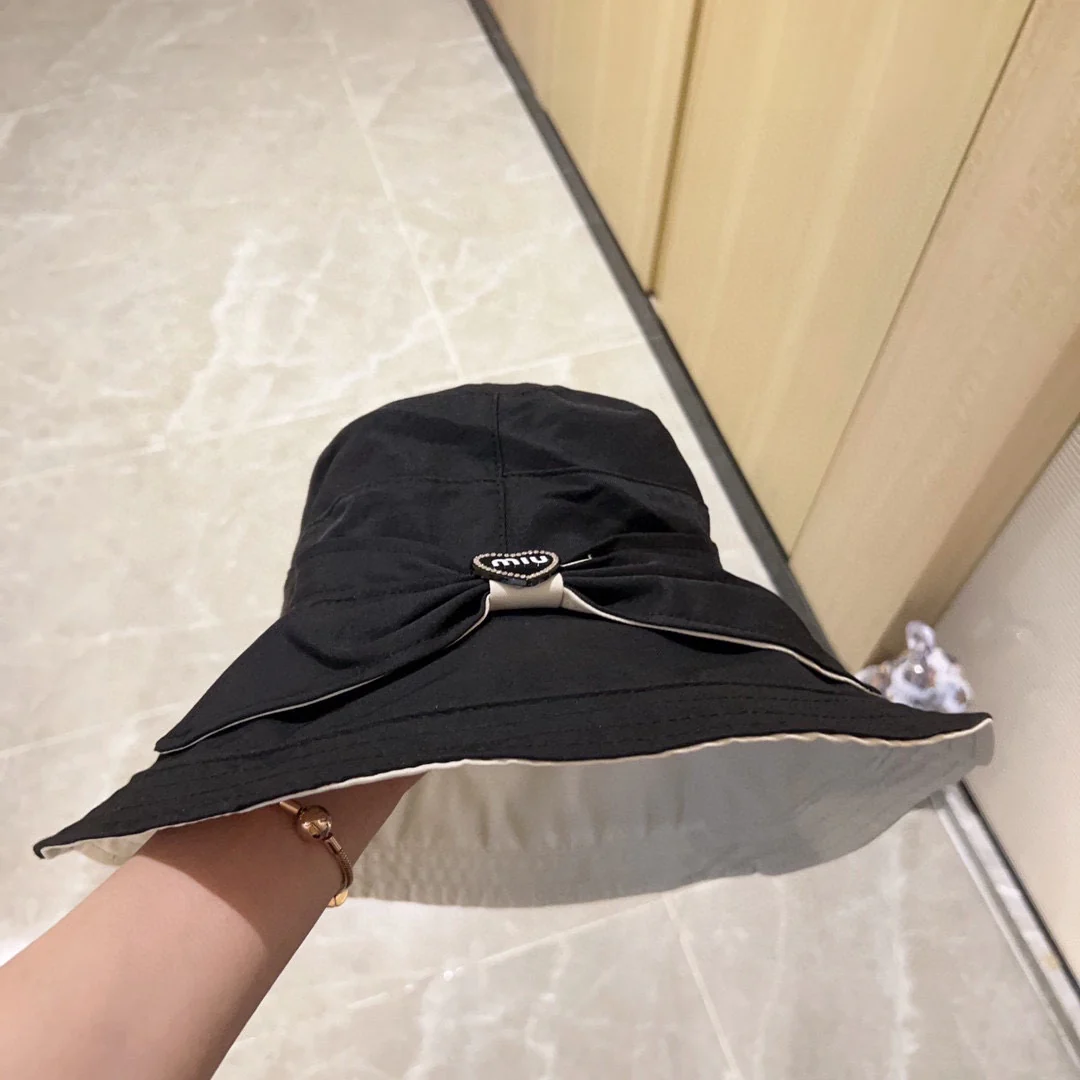 Новая панама Miu Miu с бантом, 2023 год - черная.