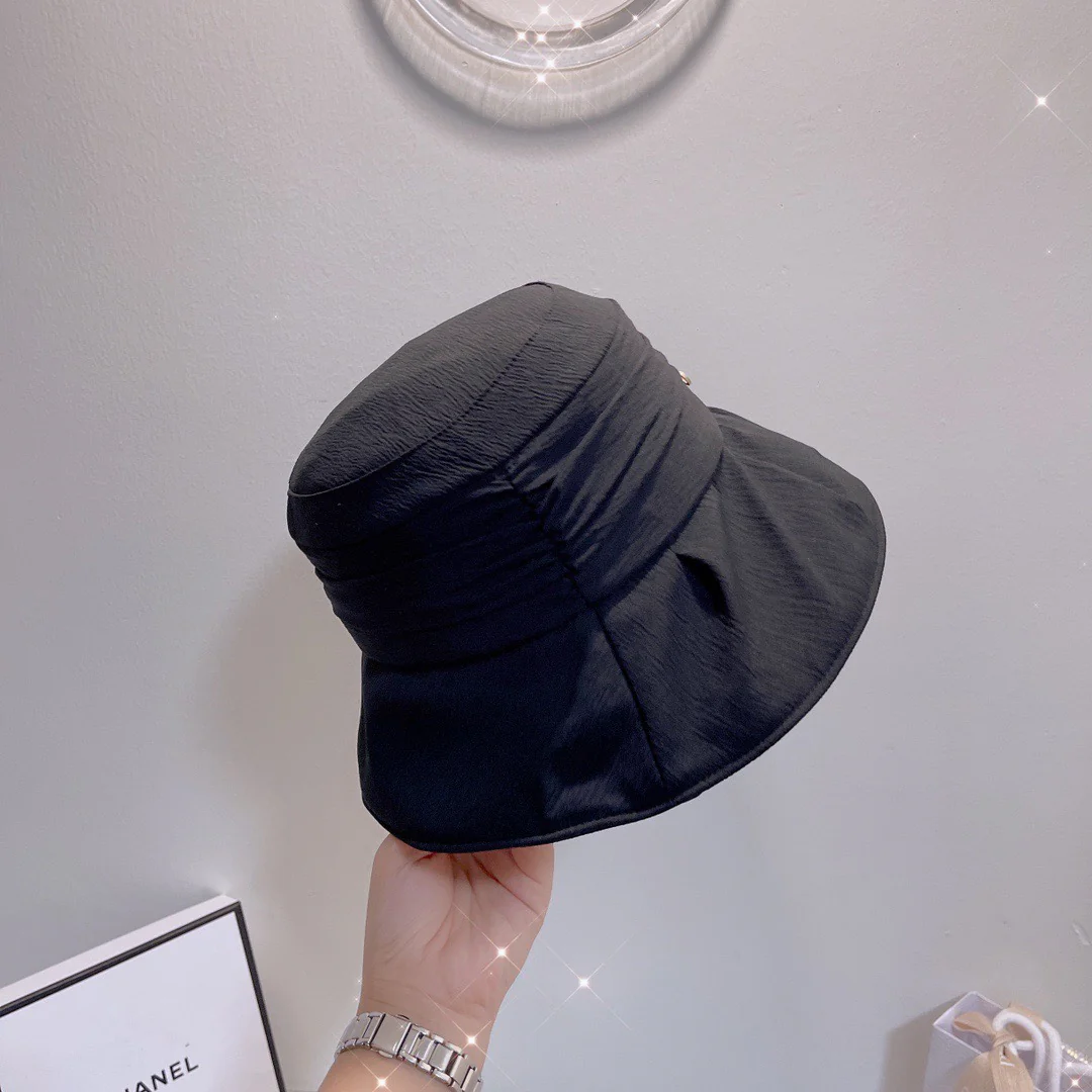 Плиссированная шляпа от солнца от Chanel