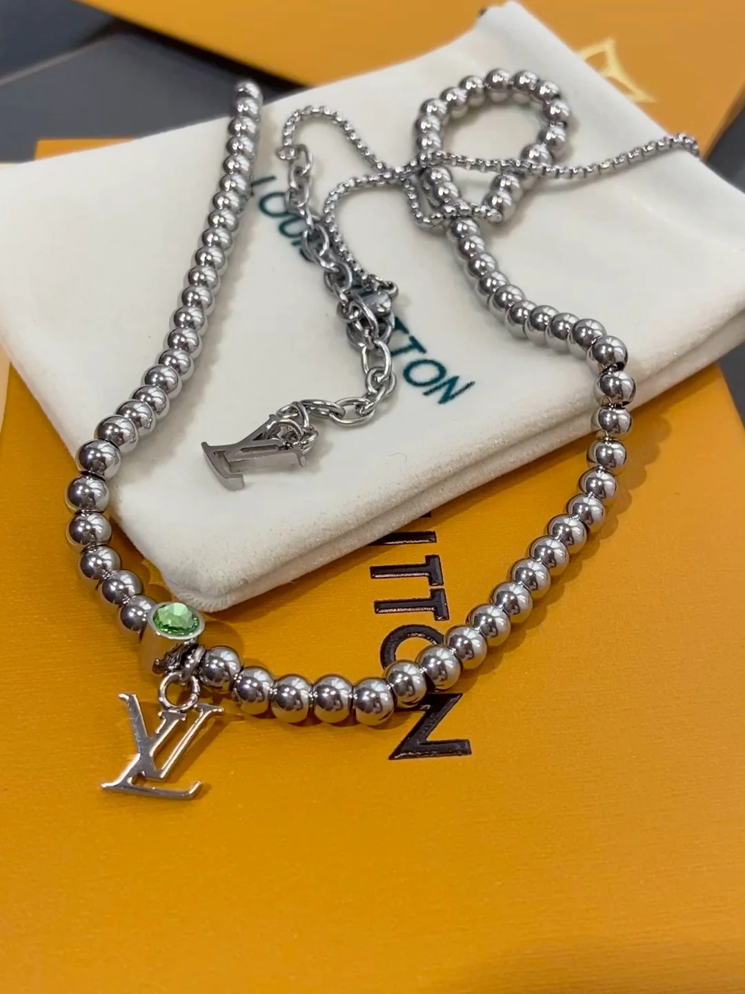 LV-Ожерелье 082