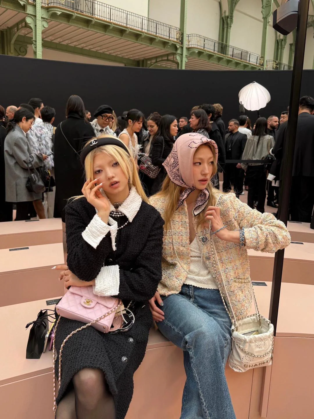 Колье Chanel с сердечком и жемчугом, украшенное стразами, артикул 2506017