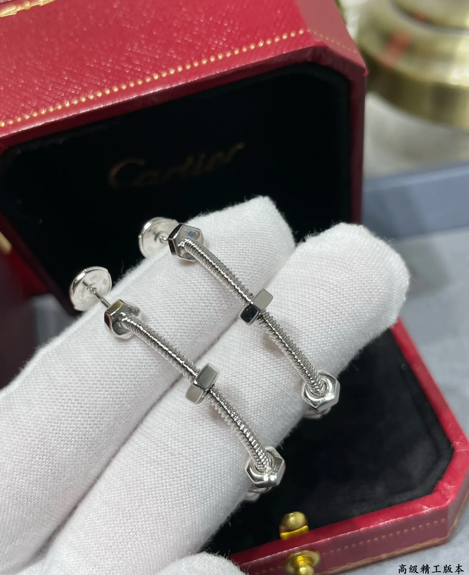 Серьги Cartier 008