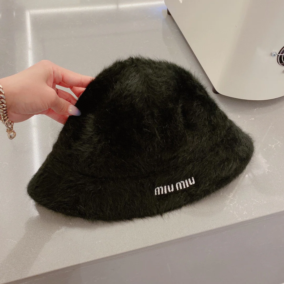 Miu Miu - Рыбацкая шляпа из кроличьего меха - Черная - 1