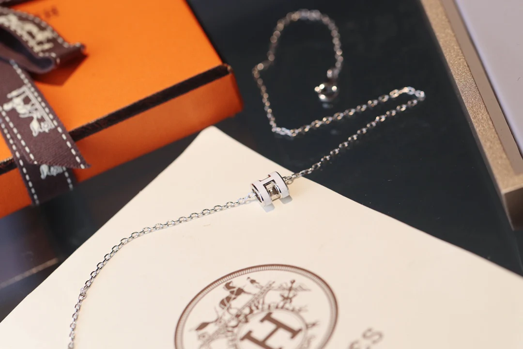 Колье Hermes 060