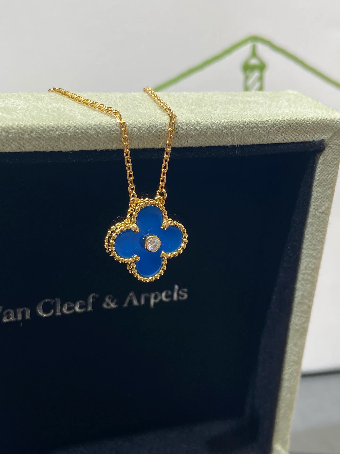 Van Vuitton - Колье 042