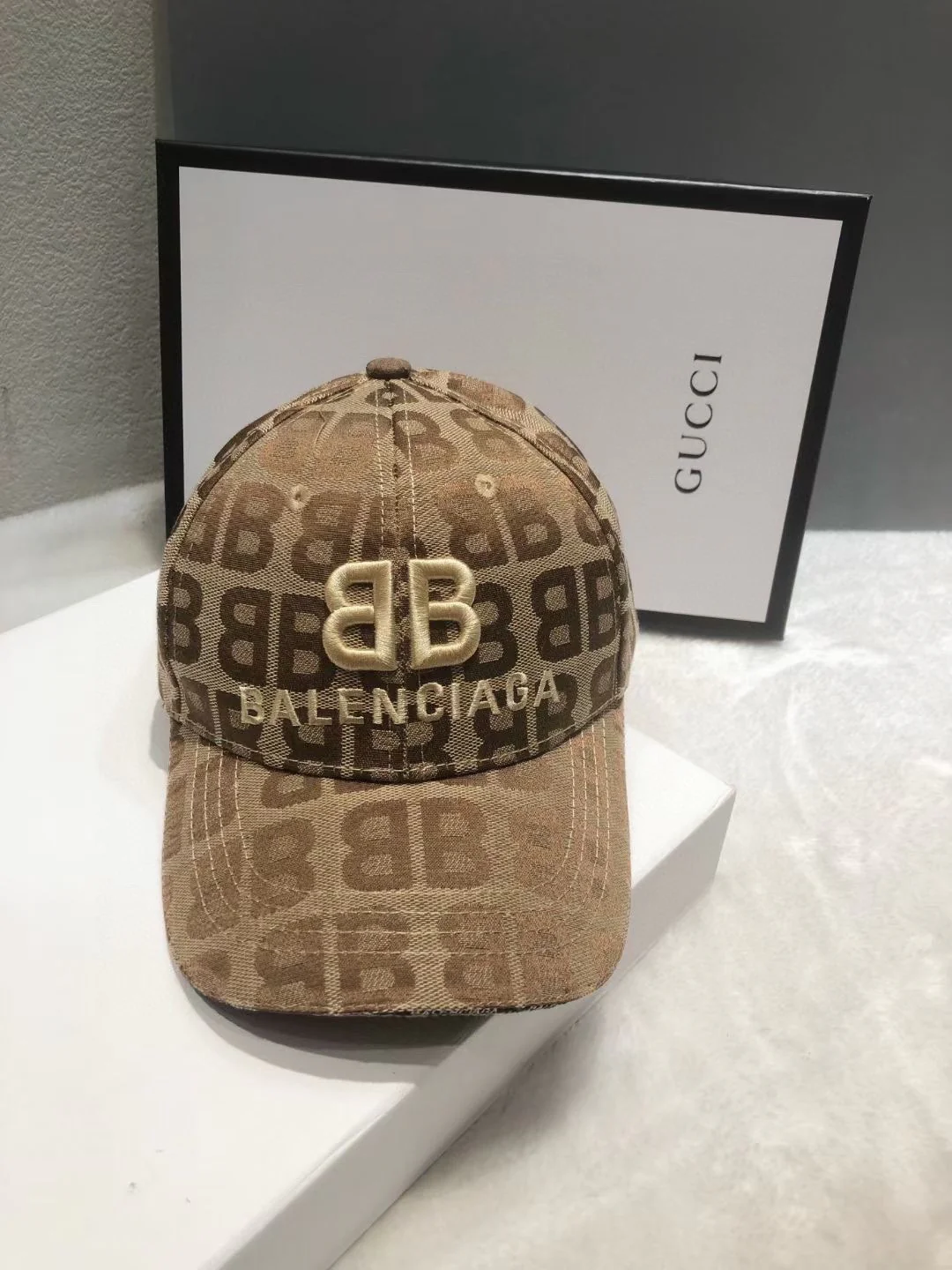 Бейсболка Balenciaga с вышивкой - 2