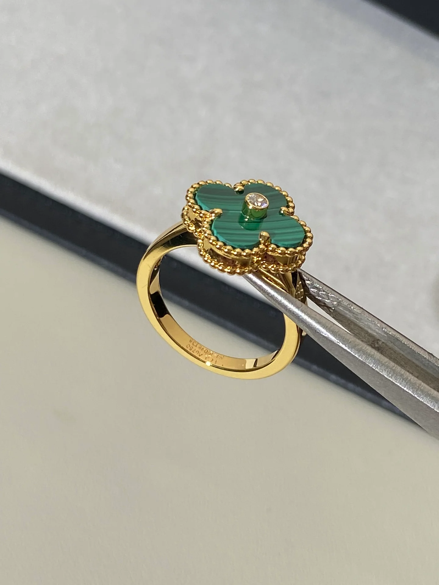 Ван Век - Кольцо 078