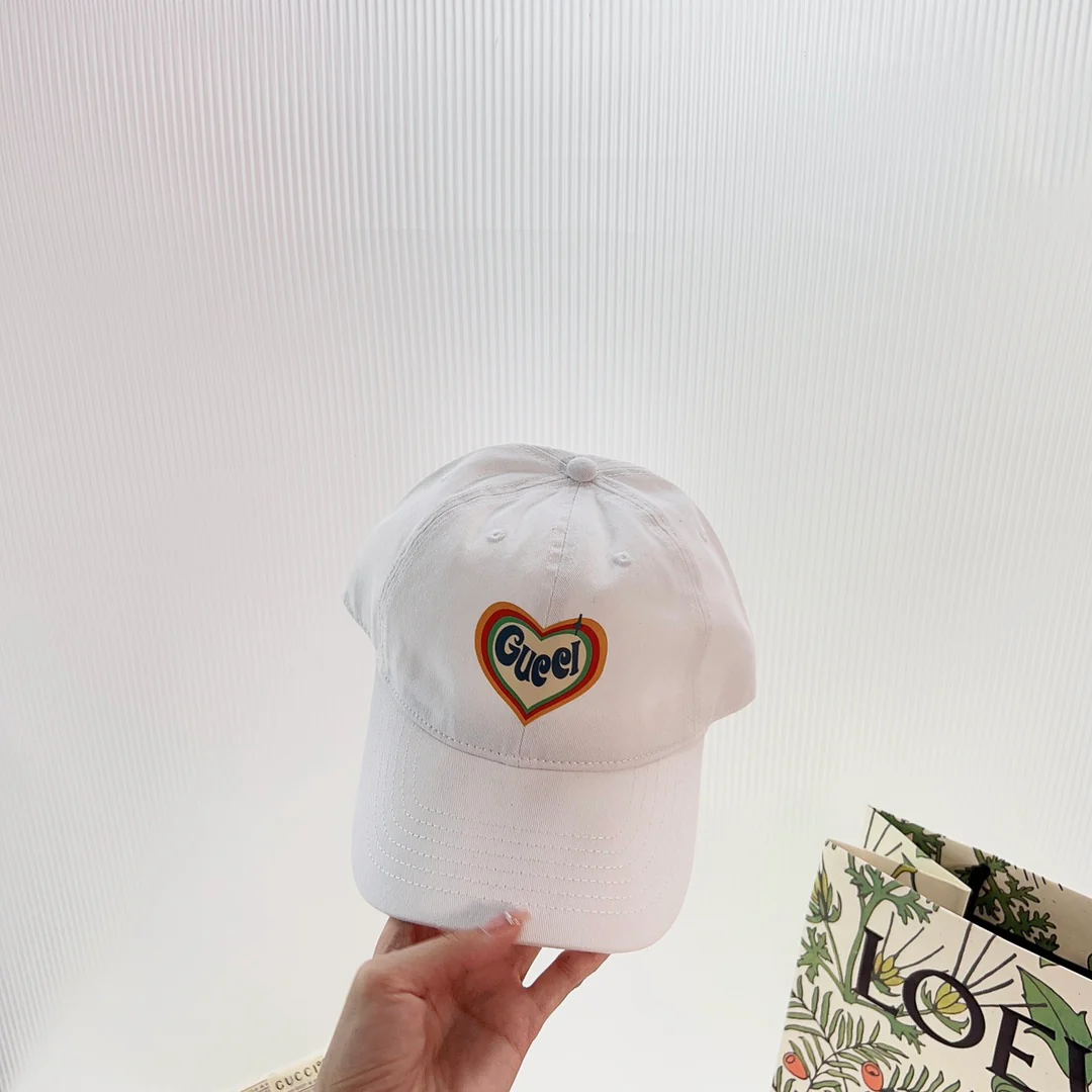 Gucci - Бейсболка в форме сердца