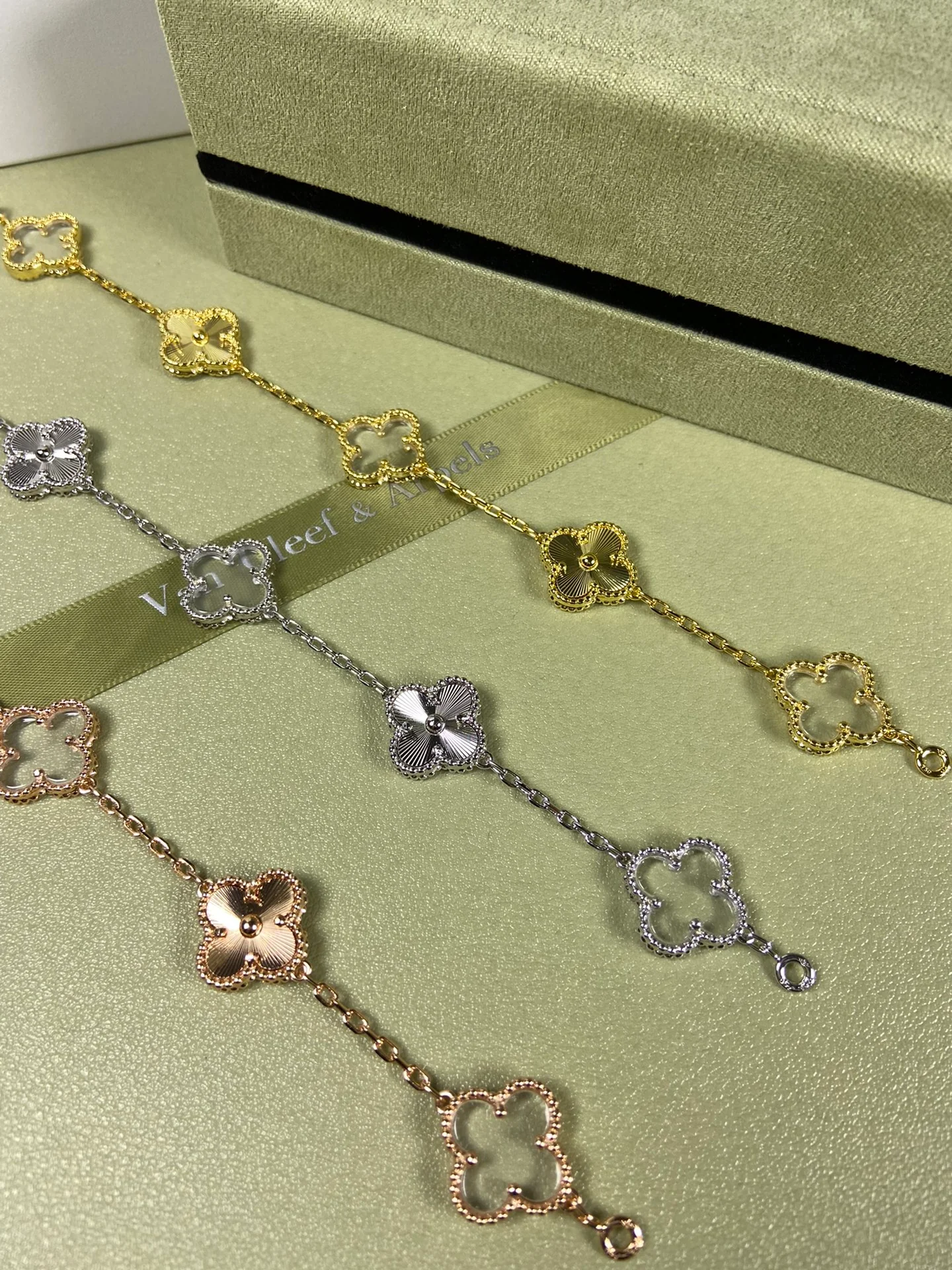 Van Vek - Браслет 043