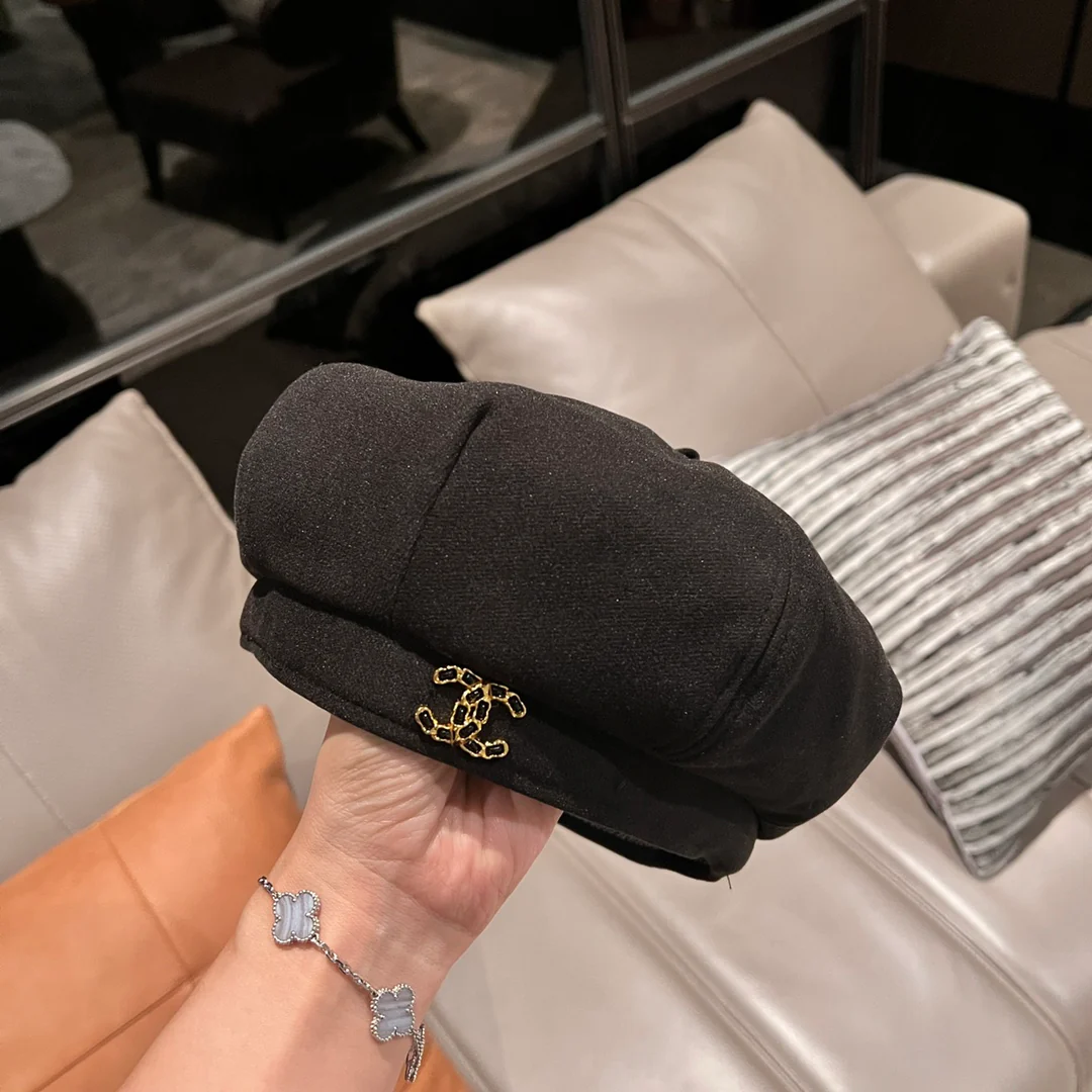 Новейший берет Chanel 2022 года