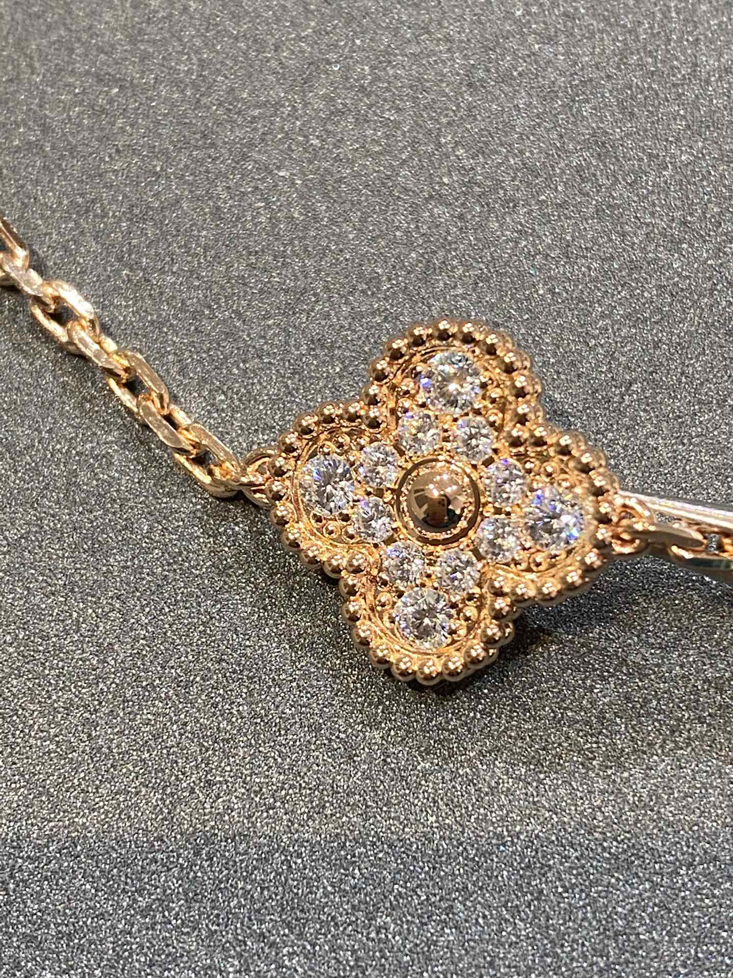 Браслет VCA - 1