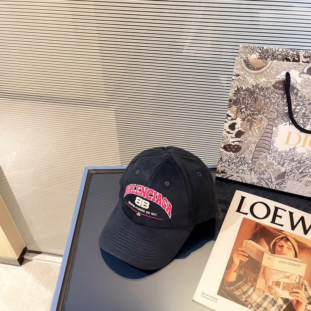 Новинка Balenciaga 2022 года - Бейсболка (такая же, как в бутике) - 1 шт.