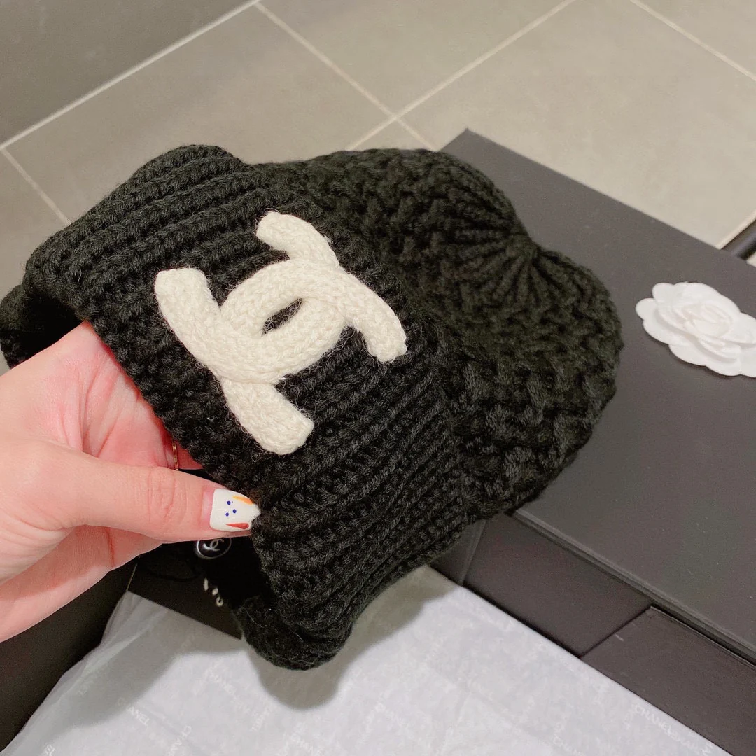 Chanel - Шерстяная вязаная шапка - Черная