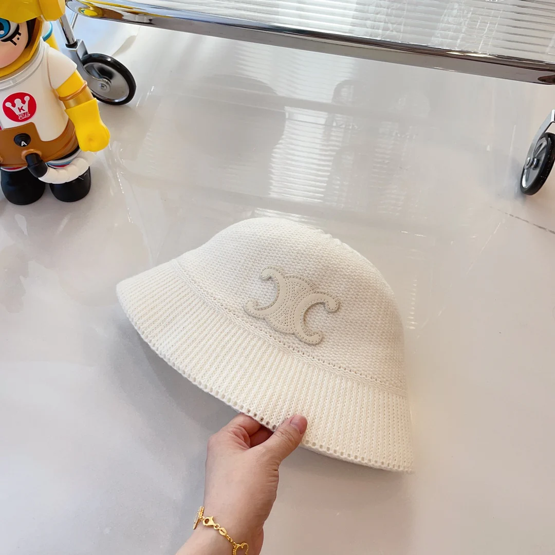 Винтажная вязаная рыбацкая шапка Celine - белая