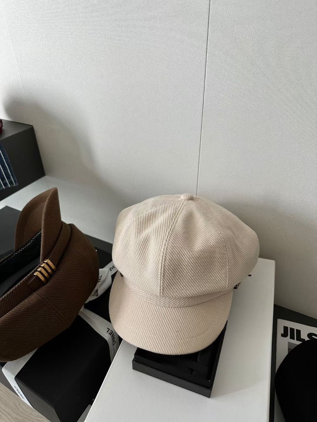 Chanel - Ретро-кепка-газетчица из коллекции осень/зима