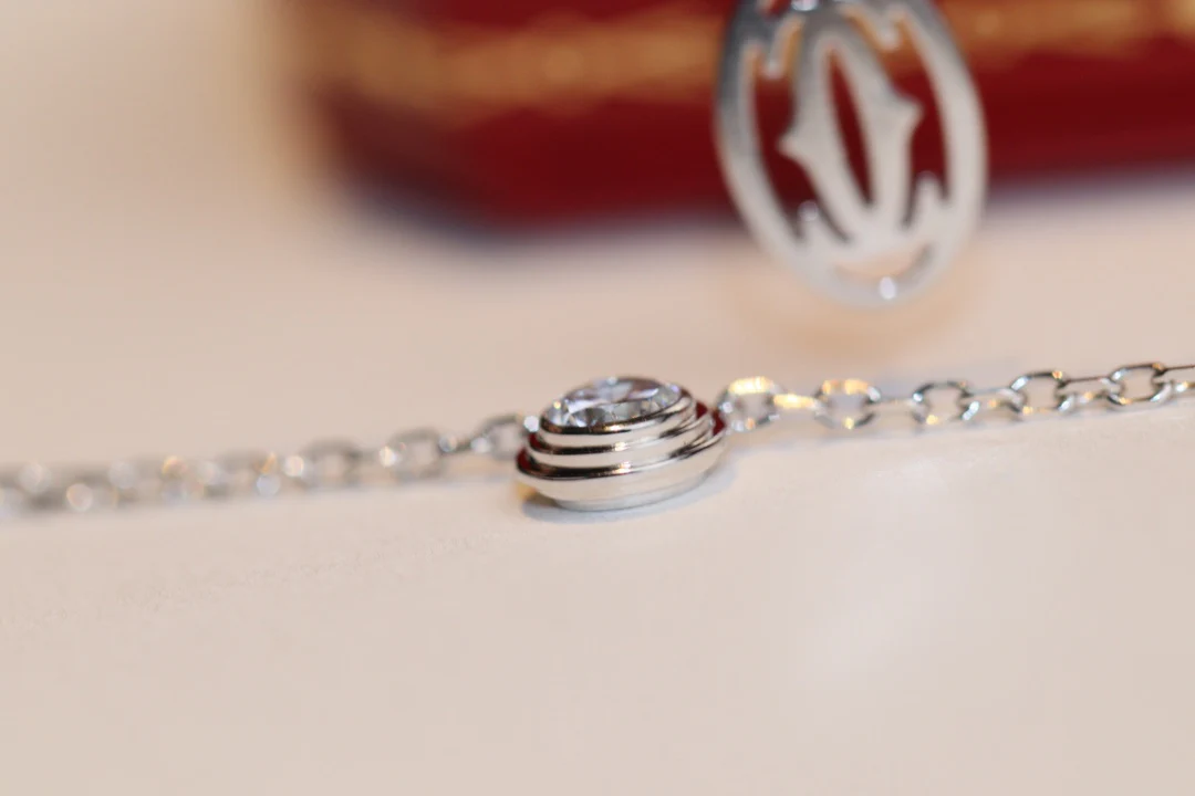 Колье Cartier с 20 бриллиантами