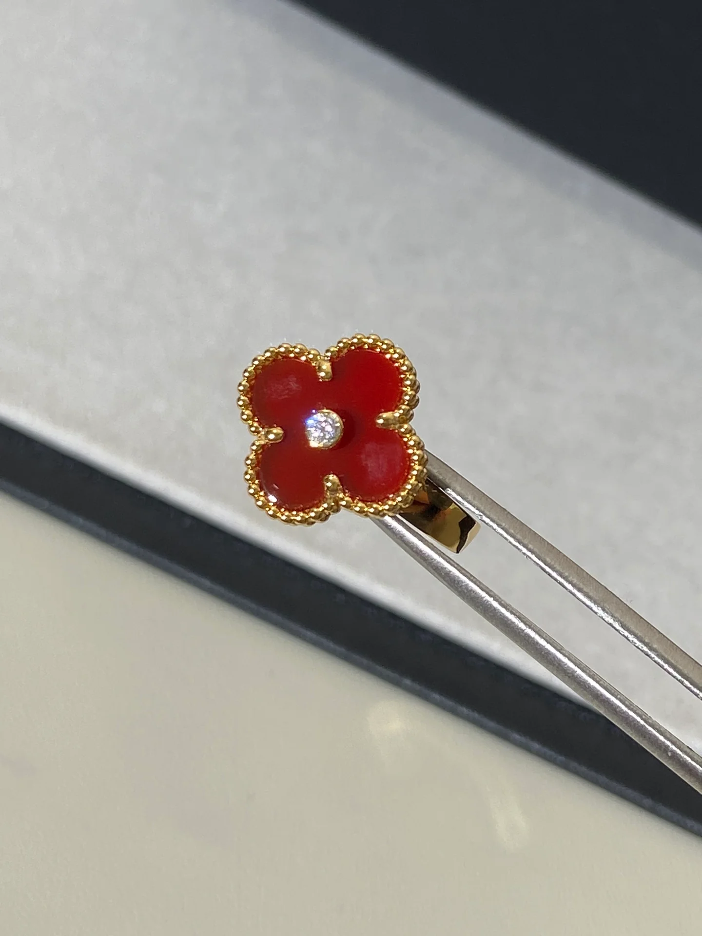 Ван Век - Кольцо 077