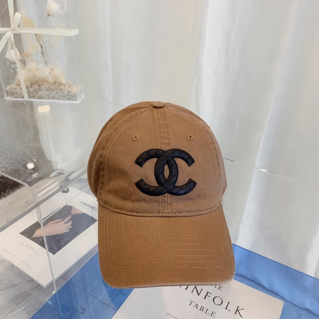 Бейсболка Chanel из осенне-зимней коллекции - 1