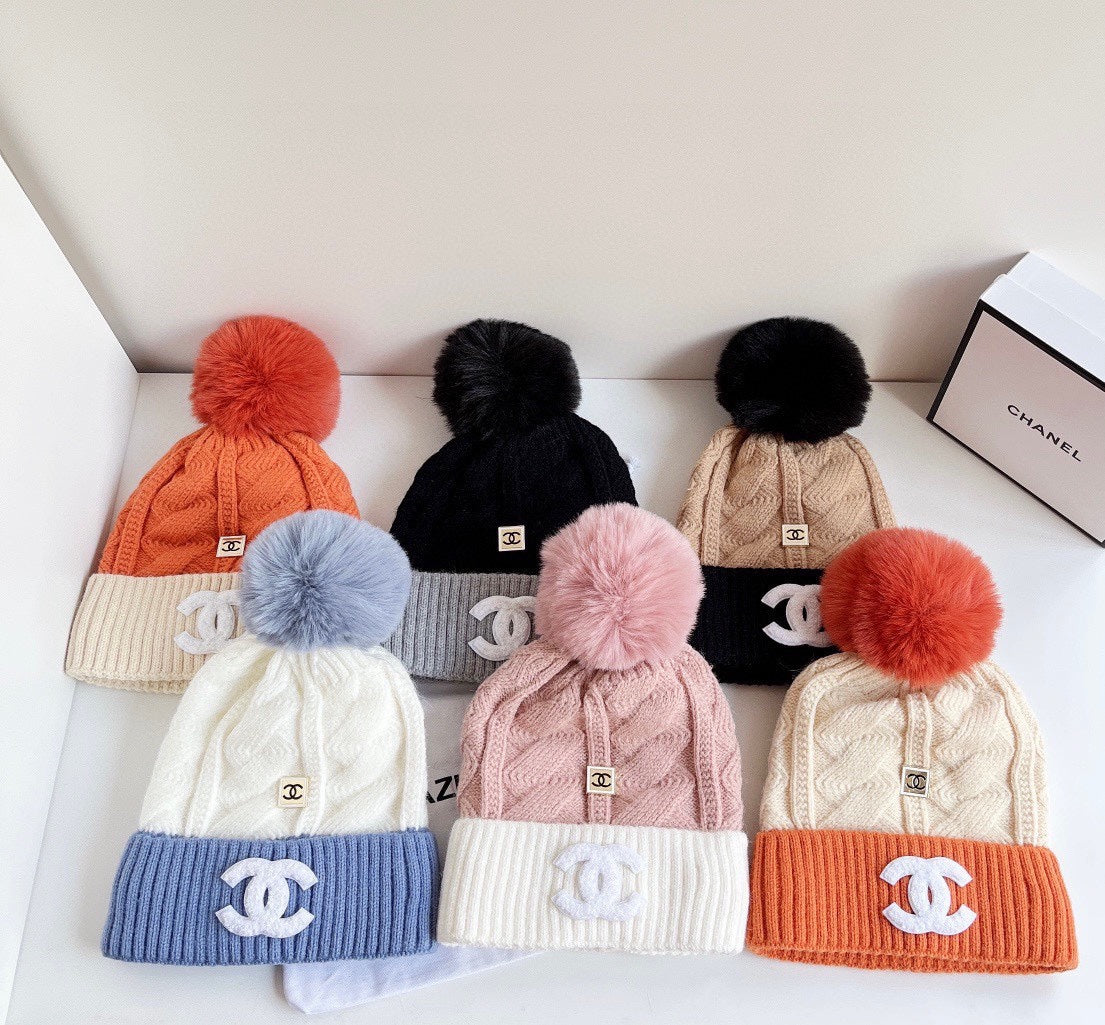 Шапка Chanel в европейском и американском стиле с цветовыми блоками.