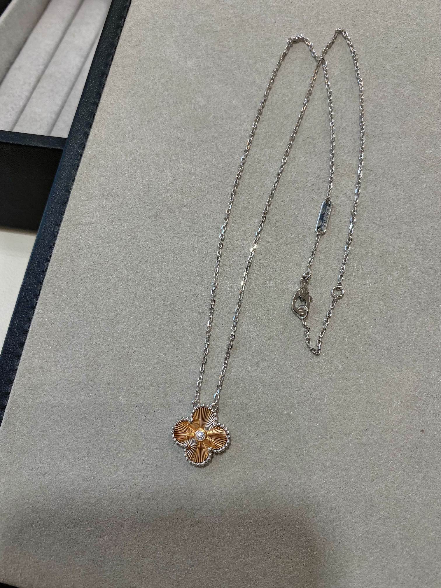 Ван Веккьо - Колье 114