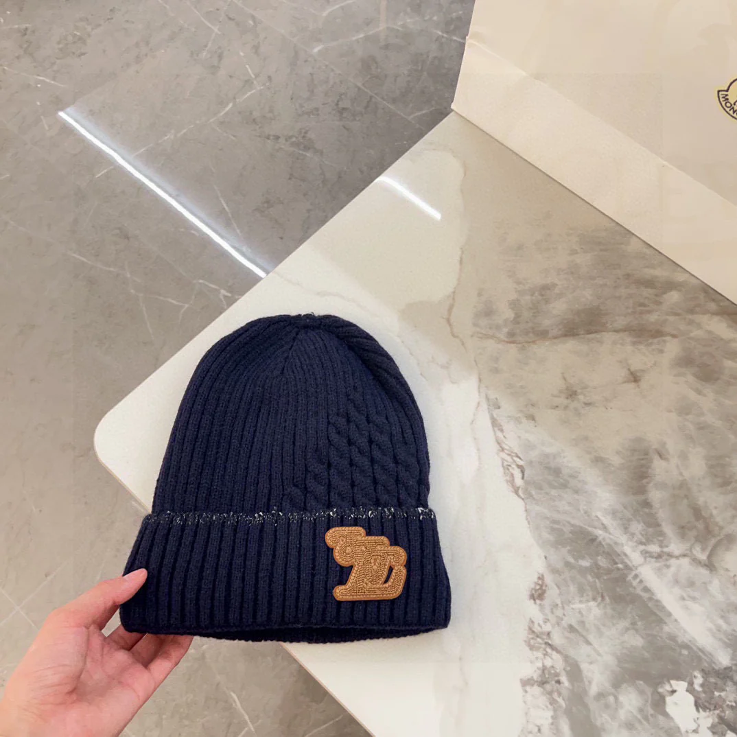 LV - Вязаная шапка с кожаной этикеткой - Черная