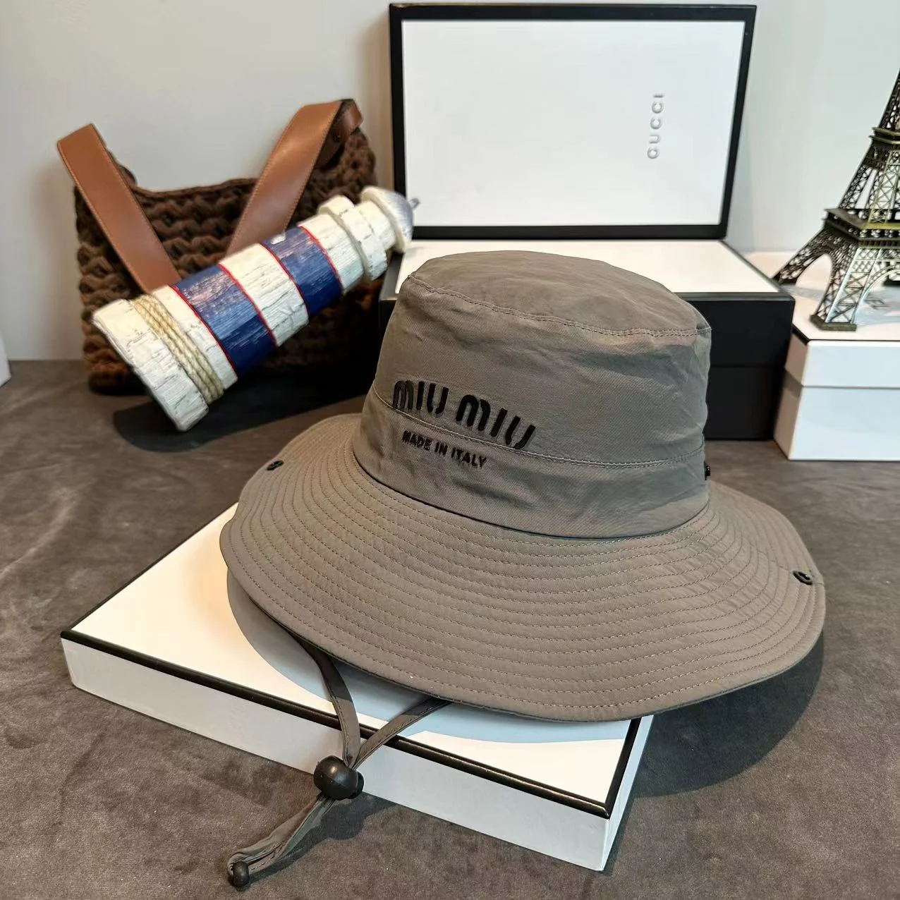 Miu Miu - Новинка осени 2023 - Гладкая рыбацкая шляпа