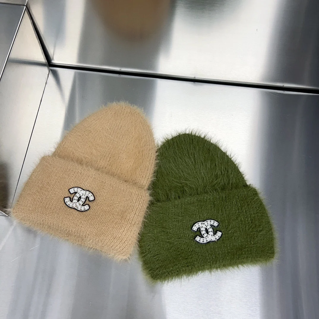 Chanel - Новая шляпа из искусственного норкового бархата