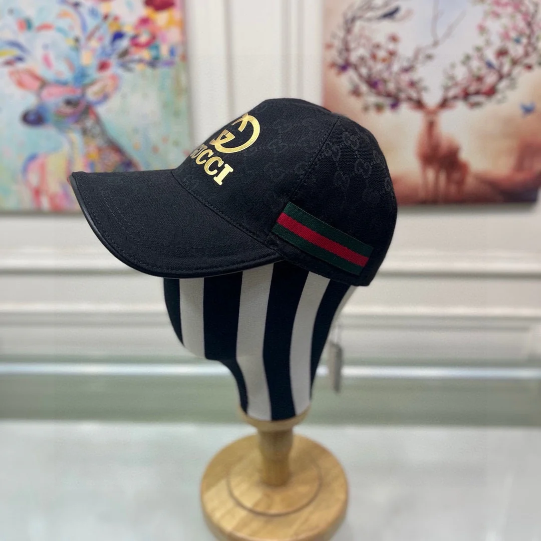 Gucci - Бейсболка с золотой тиснёной буквой 