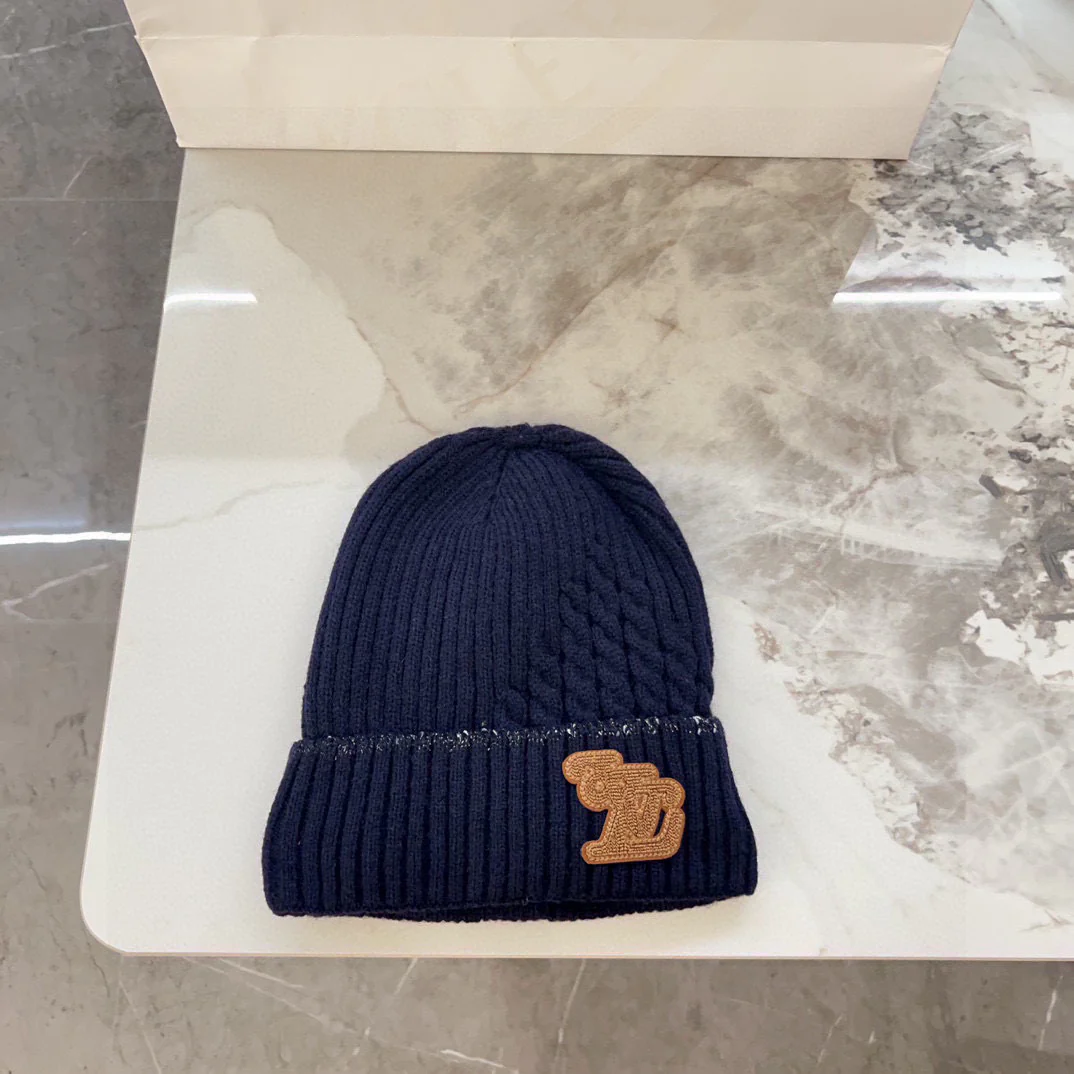 LV - Вязаная шапка с кожаной этикеткой - Черная