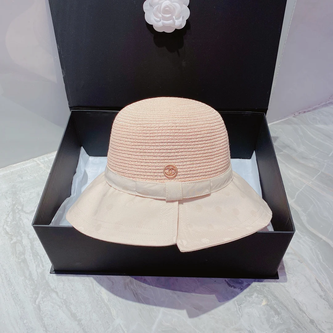 Chanel - Соломенная шляпа с цветовыми блоками