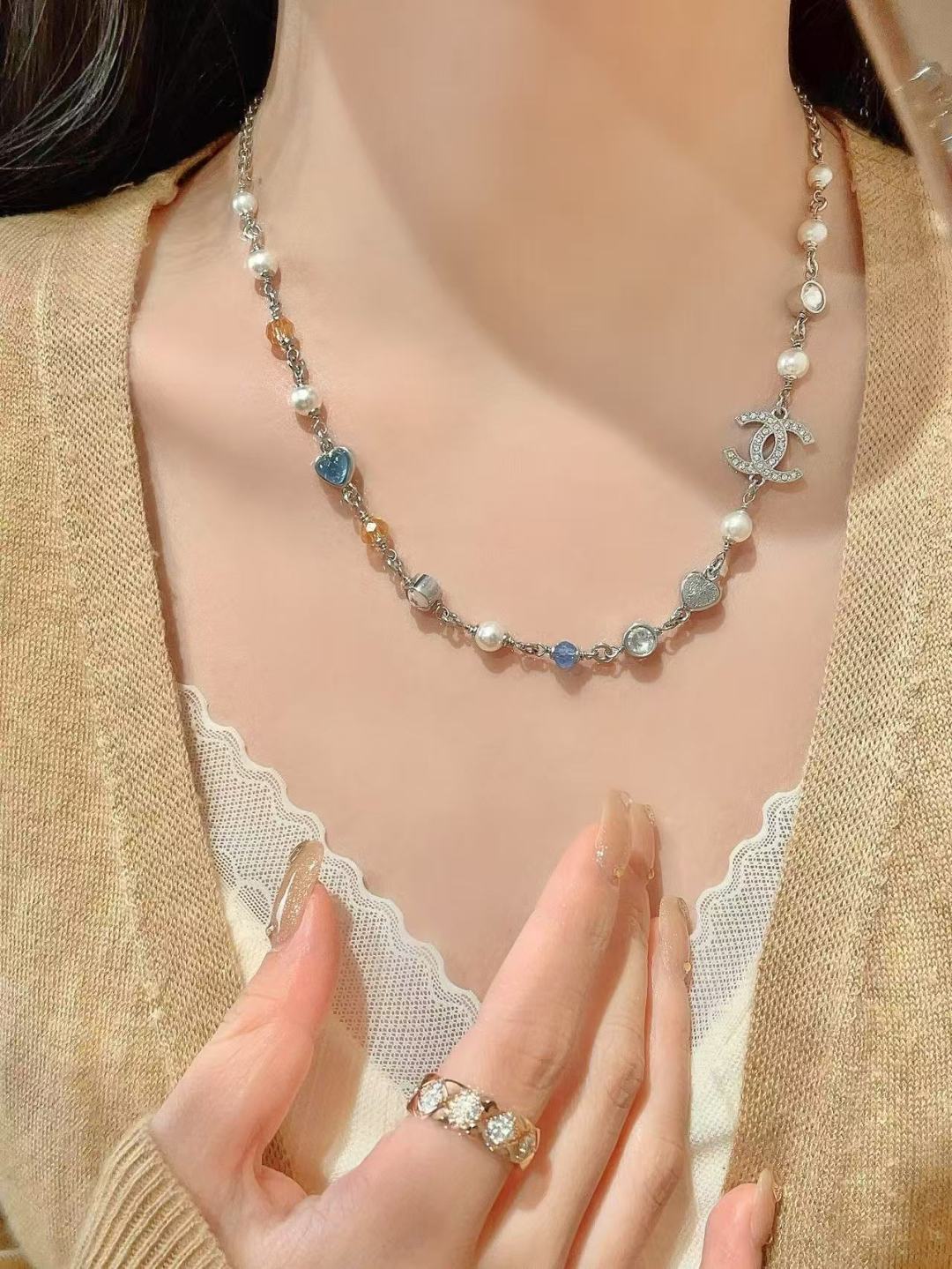 Колье Chanel Double C Heart Pearl Necklace 25p