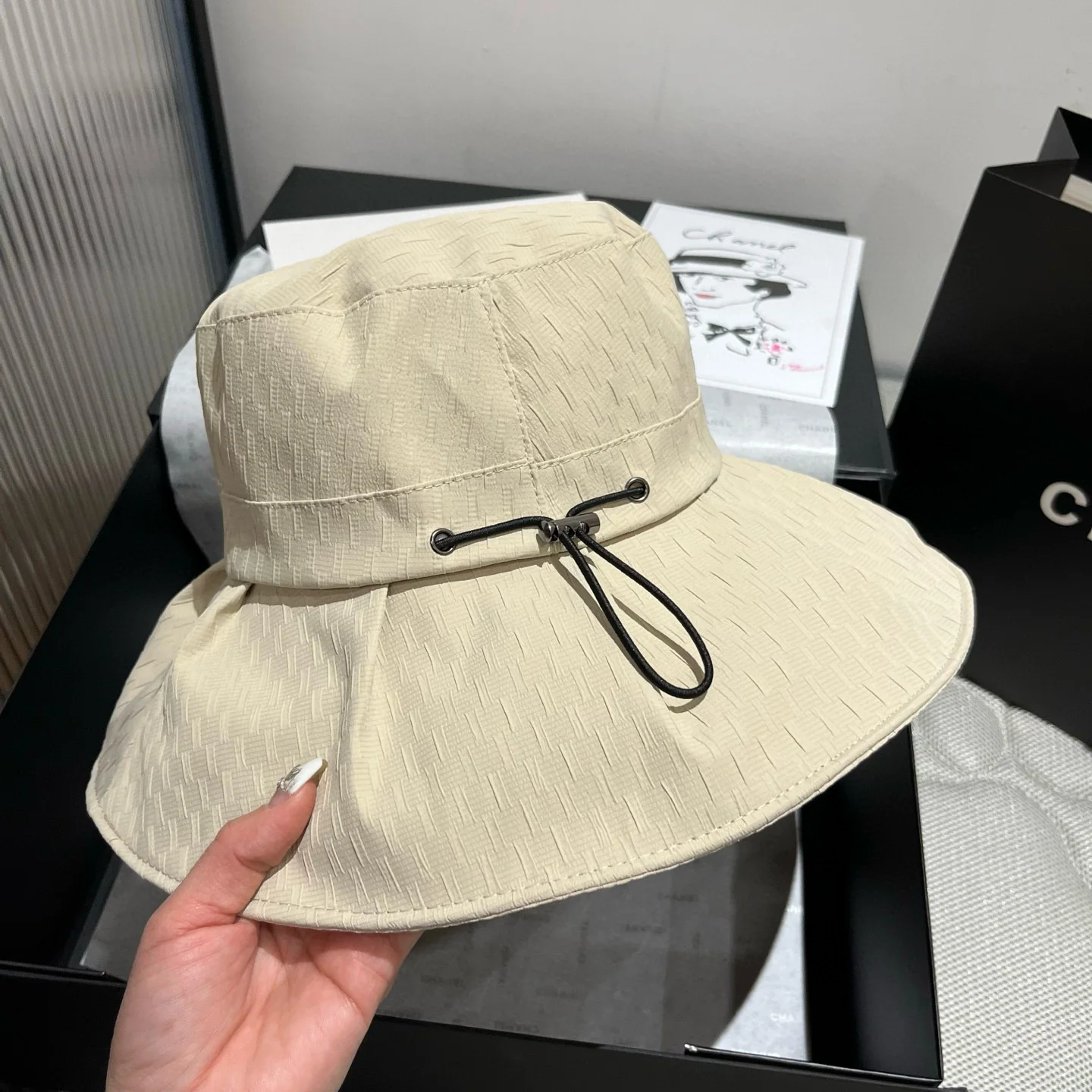 Prada - Солнцезащитная шляпа - Белый